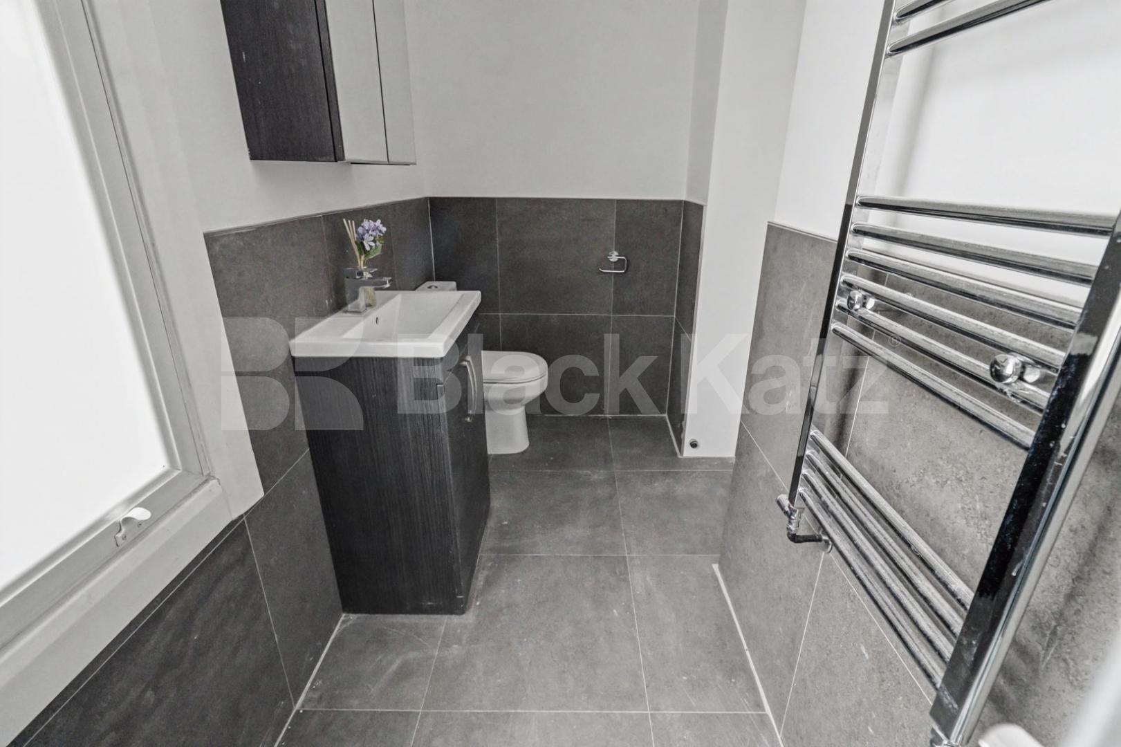 Modern studio within walking distance to Camden Camden Road, Camden