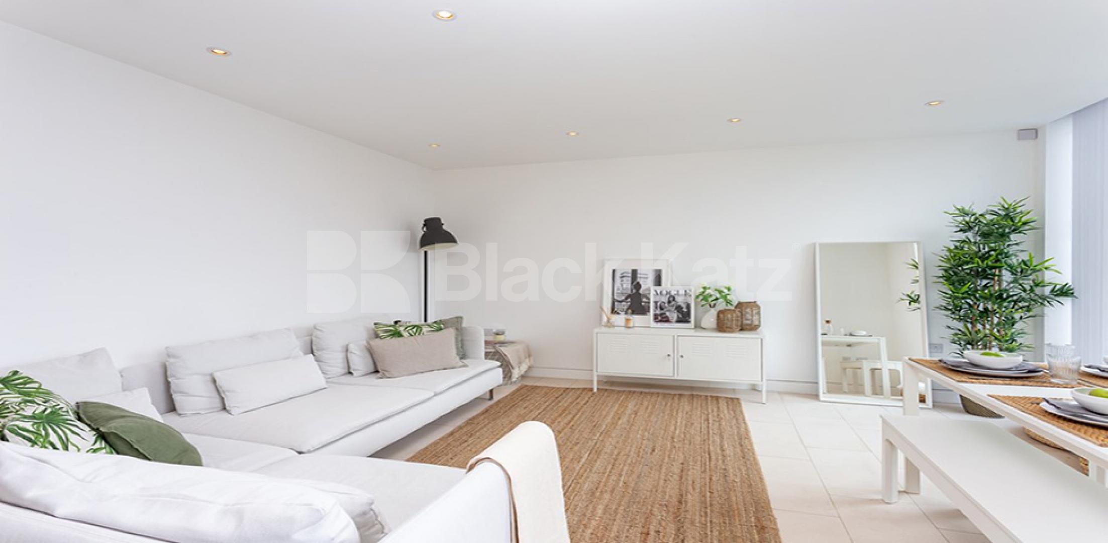 			MINS TO REGENTS PARK!, 2 Bedroom, 1 bath, 1 reception Flat			 Oval Road, REGENTS PARK