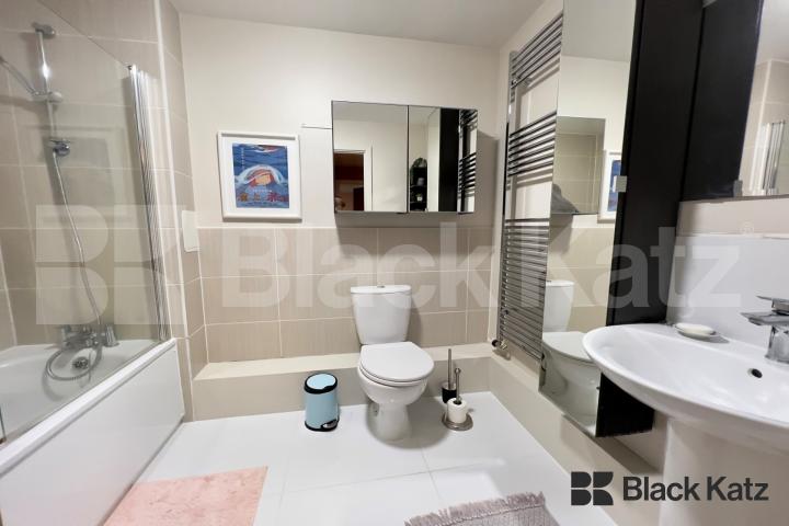 Flooded with natural light with private balcony & gorgeous views  Avonley Road , New Cross Gate / Peckham 