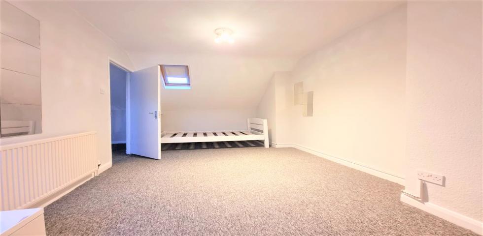 			3 Bedroom, 1 bath, 1 reception Flat			 Ash Grove, Cricklewood 