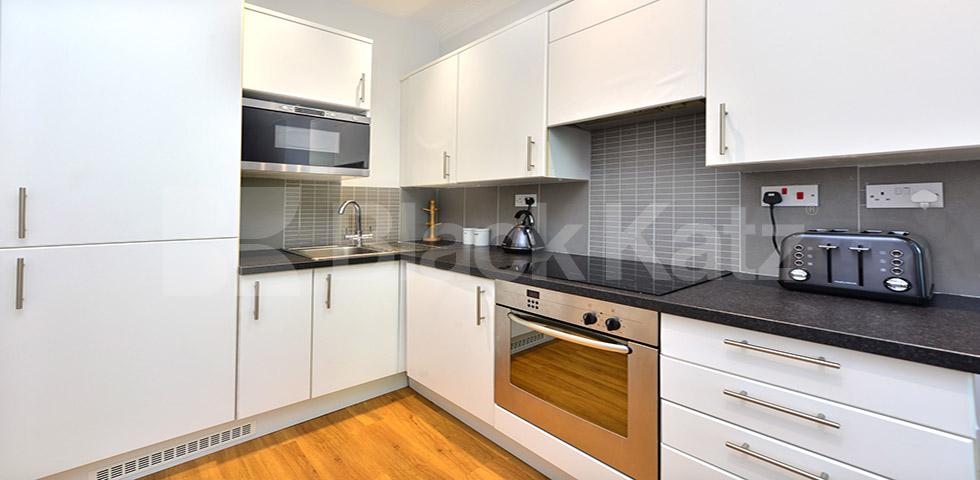 Two double bedrooms, modern kitchen and within a stones throw to Regents Park Gloucester Avenue, Camden
