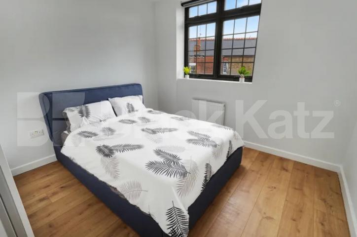 A spacious and well-presented split-level apartment situated on the sought-after Oaklands Road, NW2 Oaklands Road, Lancia House, NW2,  Lancia House