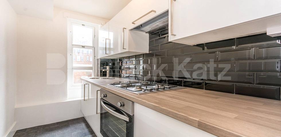 			NEW INSTRUCTION!, 2 Bedroom, 1 bath, 1 reception Flat			 Gilbert Street, Bond Street