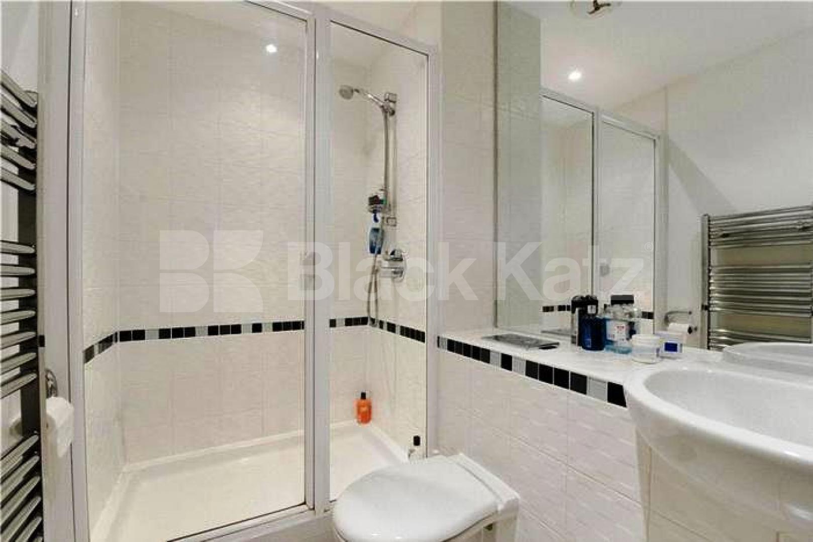 			NEW INSTRUCTION!, 2 Bedroom, 1 bath, 1 reception Flat			 Eden Grove, HOLLOWAY 