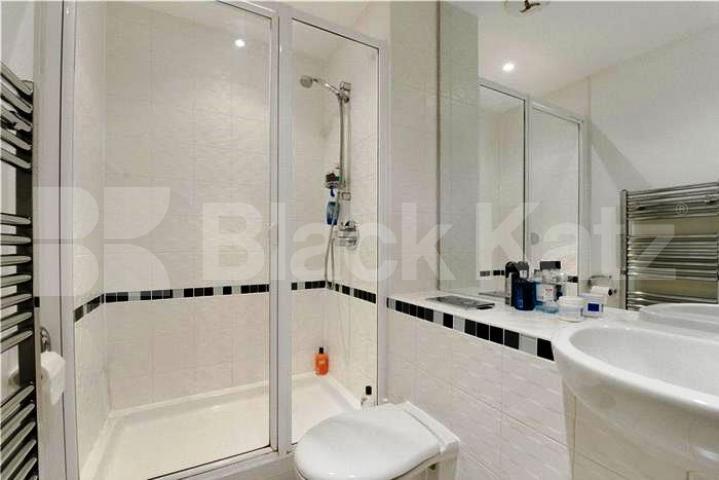 			NEW INSTRUCTION!, 2 Bedroom, 1 bath, 1 reception Flat			 Eden Grove, HOLLOWAY 