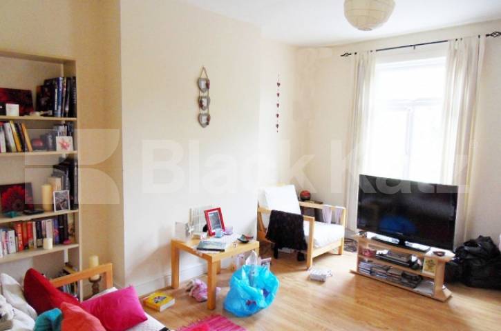			1 Bedroom, 1 bath, 1 reception Flat			 High Street Hornsey, HORNSEY