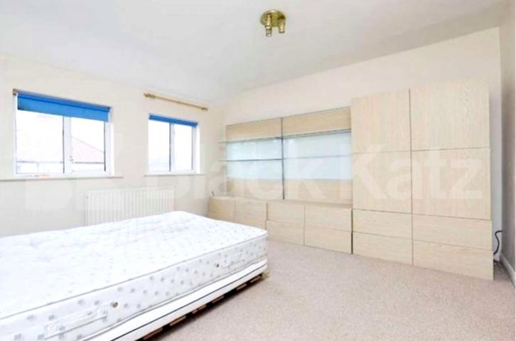 			NEW INSTRUCTION, 4 Bedroom, 1 bath, 1 reception House			 Northfields Road, Acton