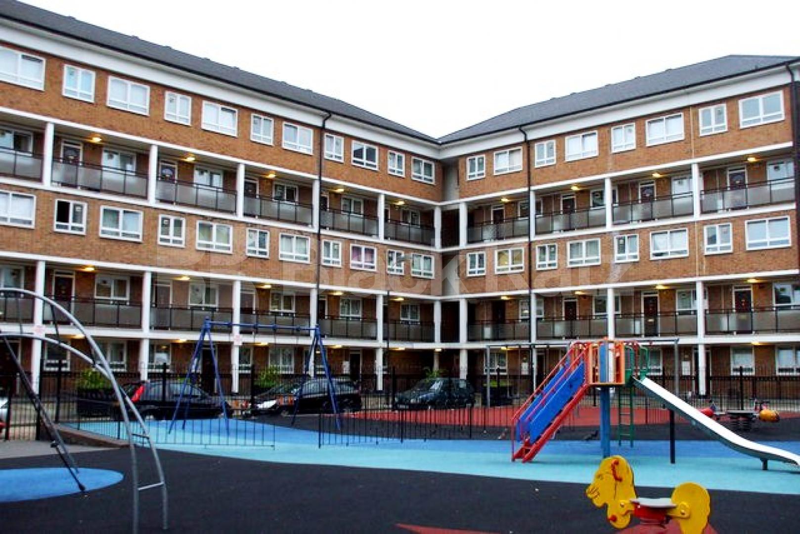 			NEW INSTRUCTION, 4 Bedroom, 1 bath, 1 reception Maisonette			 Gibbs Green, West Kensington