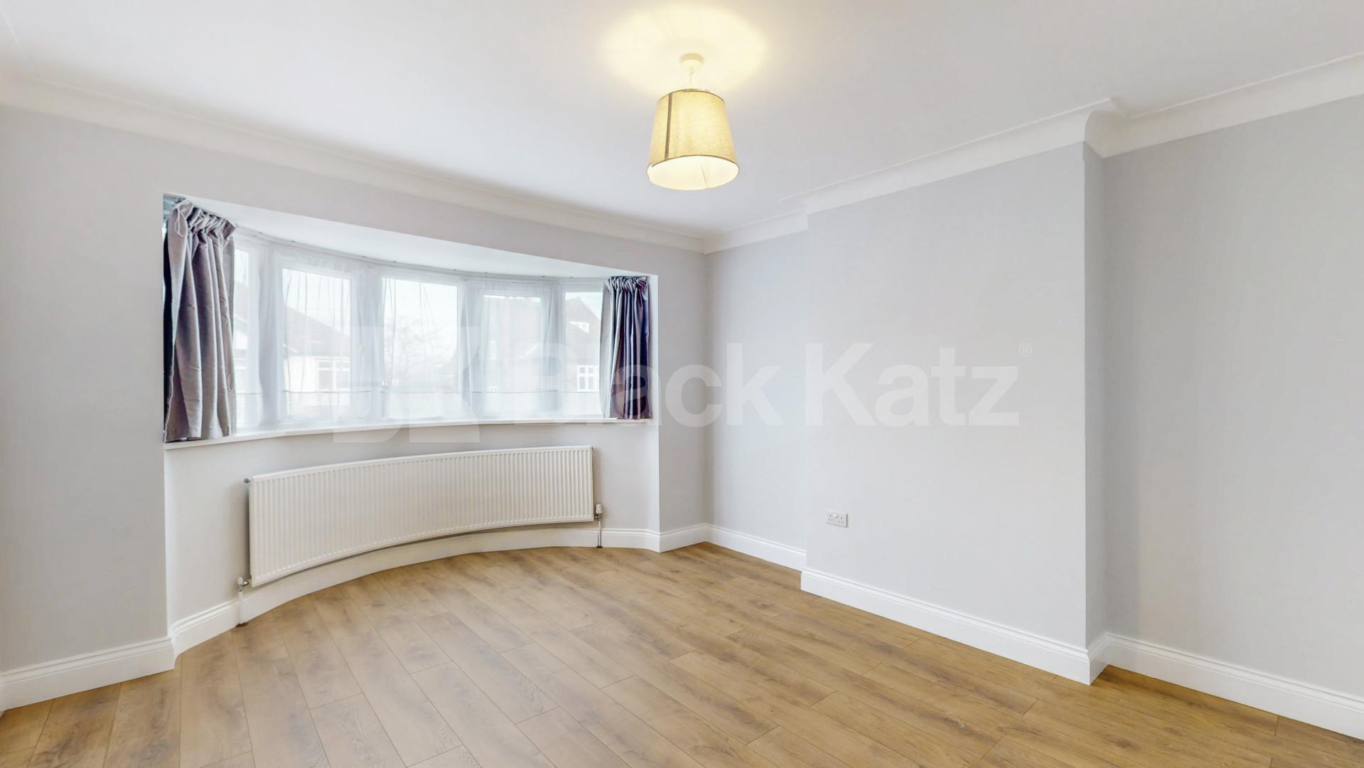 			4 Bedroom, 2 bath, 1 reception 			 Ellesmere Road, London, NW10,  London
