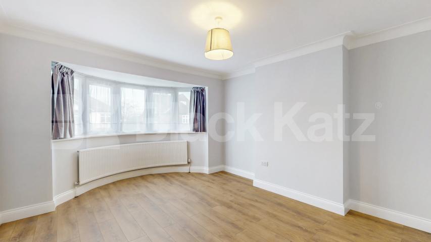 			4 Bedroom, 2 bath, 1 reception 			 Ellesmere Road, London, NW10,  London