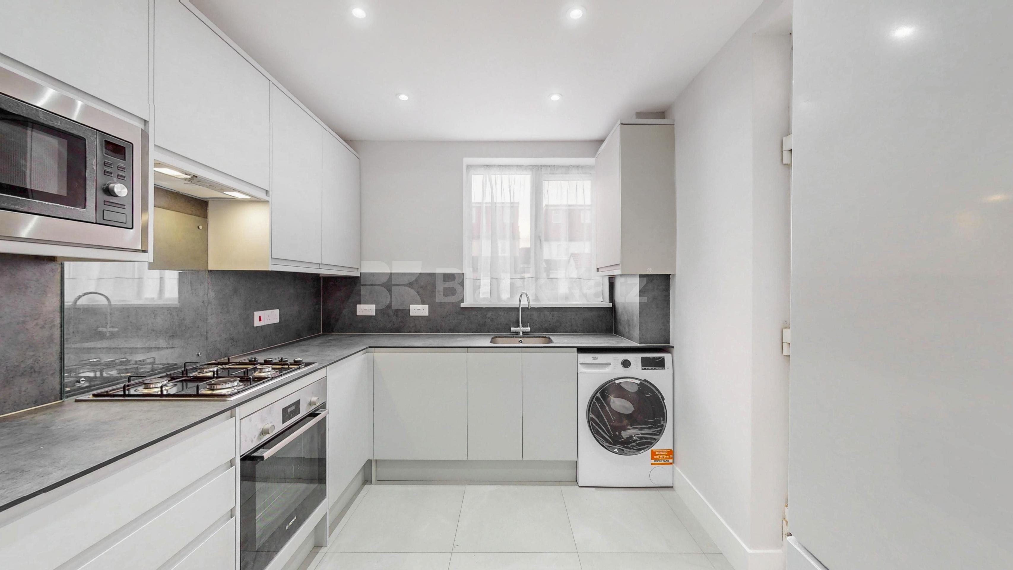 			4 Bedroom, 2 bath, 1 reception 			 Ellesmere Road, London, NW10,  London NW10
