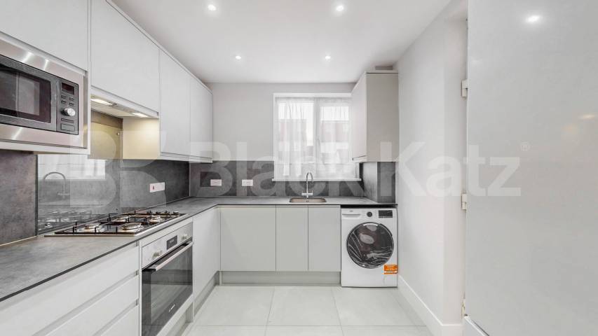			4 Bedroom,  bath, 1 reception 			 Ellesmere Road, London, NW10,  London