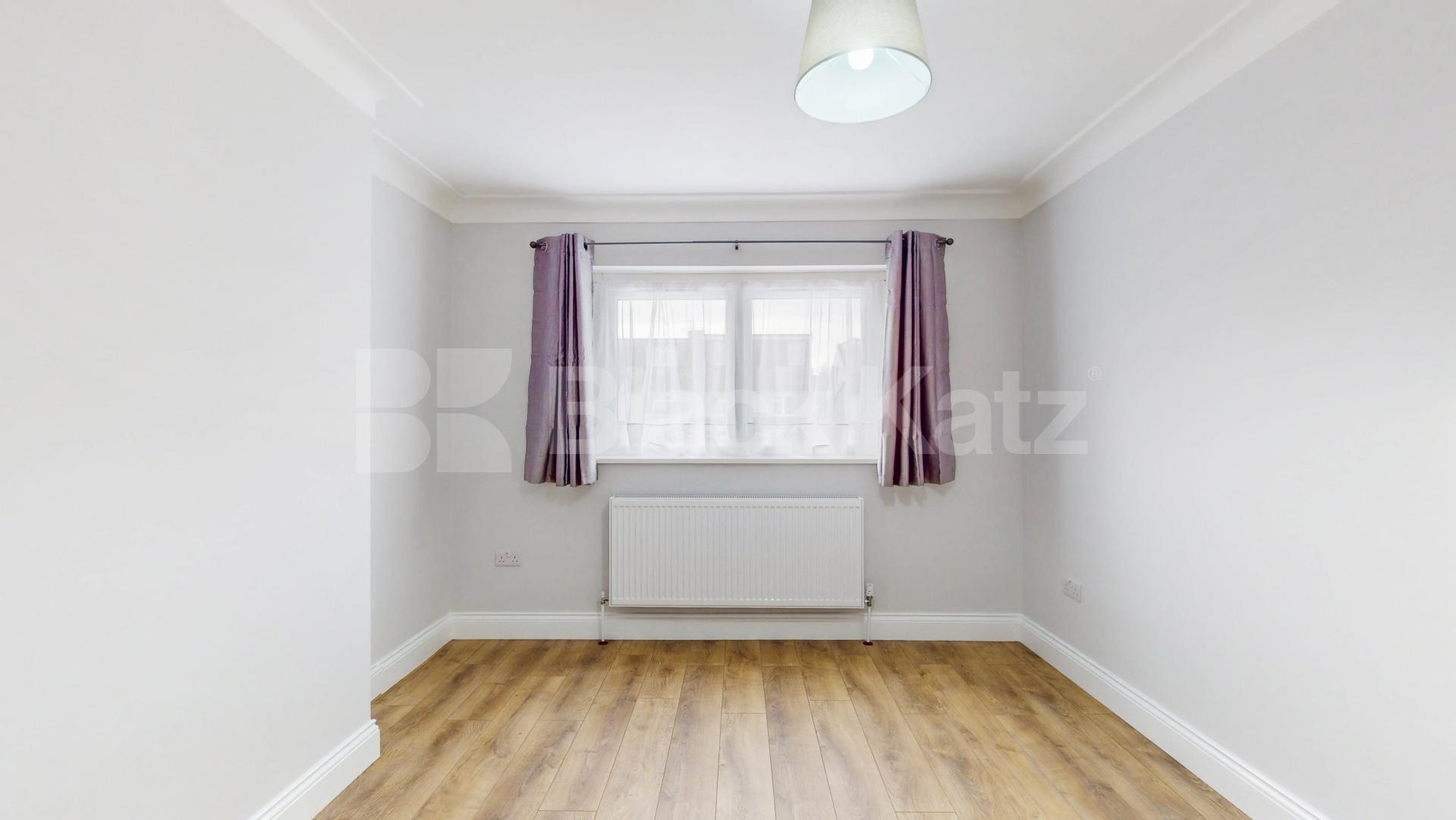 			4 Bedroom, 2 bath, 1 reception 			 Ellesmere Road, London, NW10,  London