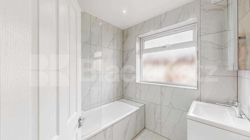 			4 Bedroom, 2 bath, 1 reception 			 Ellesmere Road, London, NW10,  London