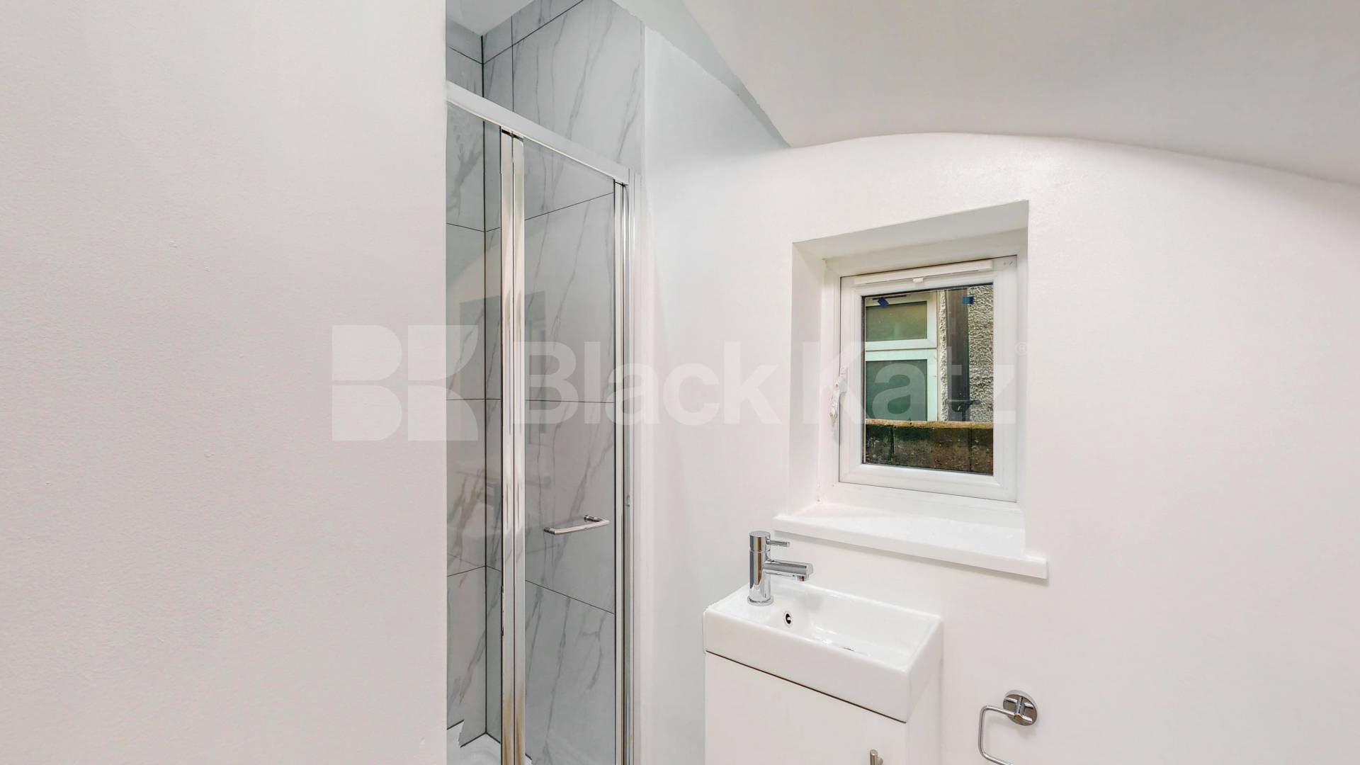 			4 Bedroom, 2 bath, 1 reception 			 Ellesmere Road, London, NW10,  London