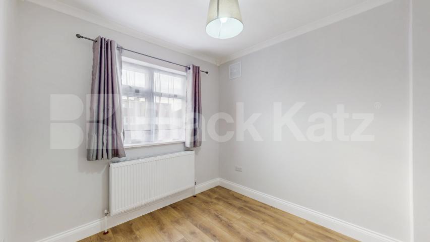 			4 Bedroom, 2 bath, 1 reception 			 Ellesmere Road, London, NW10,  London