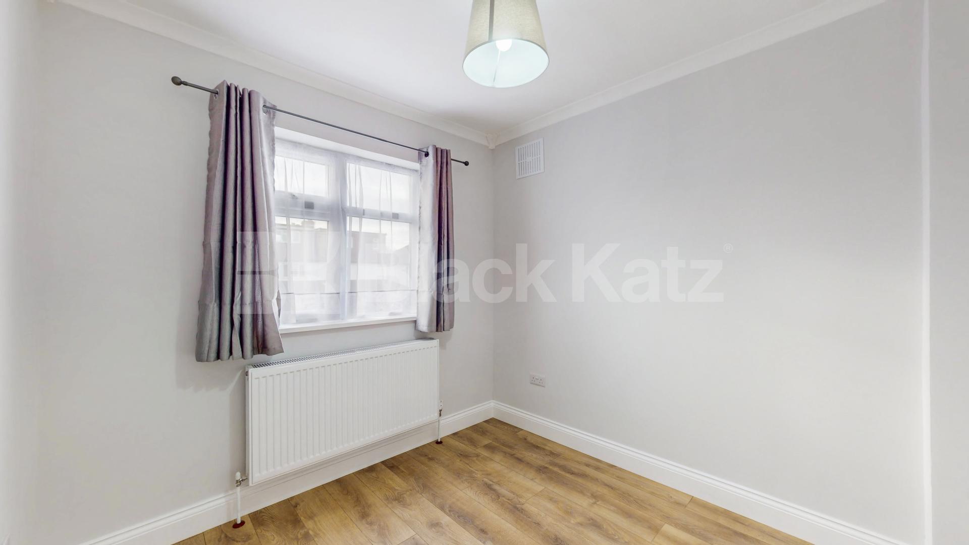 			4 Bedroom, 2 bath, 1 reception 			 Ellesmere Road, London, NW10,  London