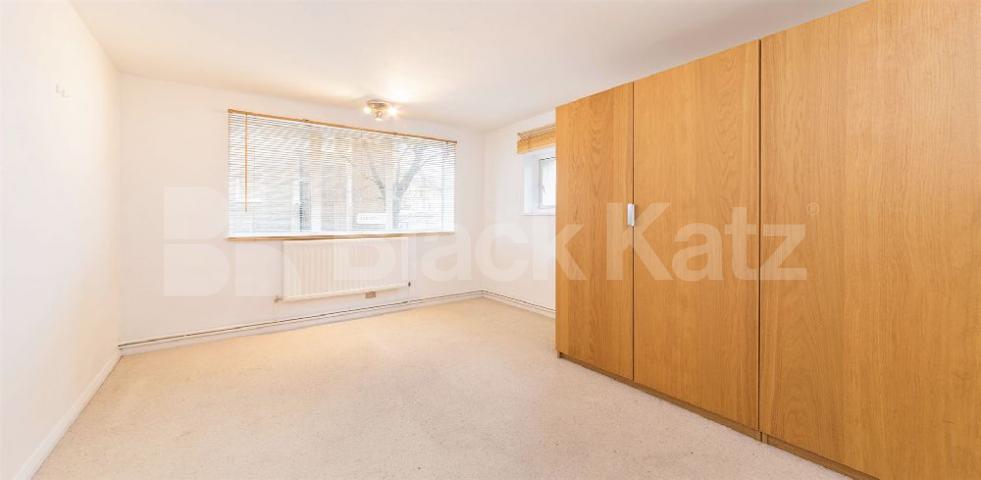 			2 Bedroom, 1 bath, 1 reception Flat			 Clifton Gardens, MAIDA VALE/LITTLE VENICE