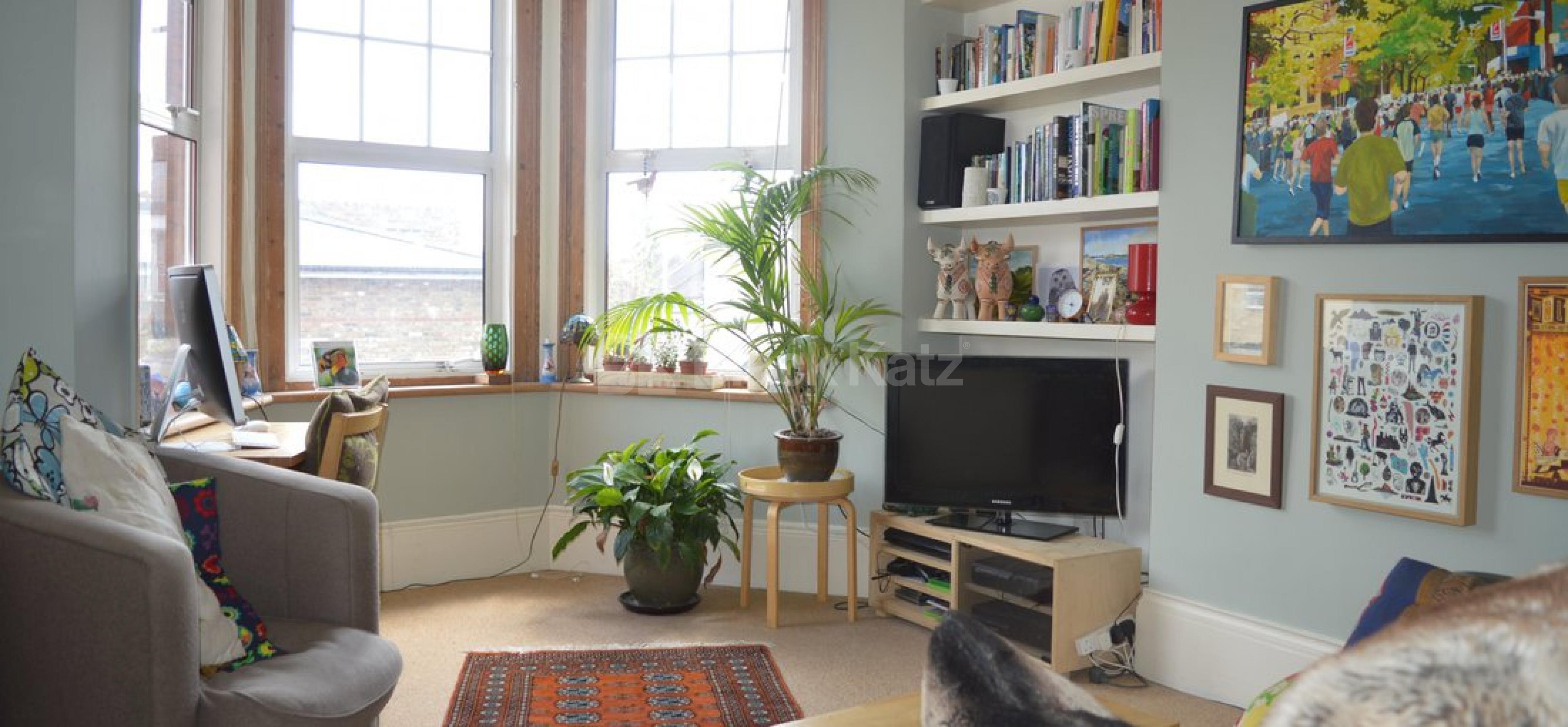 			2 Bedroom, 1 bath, 1 reception Flat			 Wightman Road, Crouch end N8