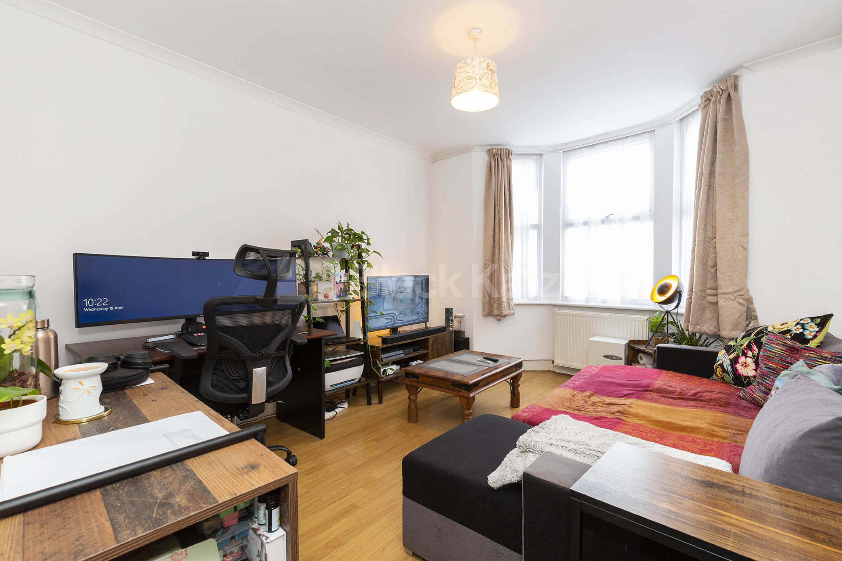 A furnished 1-bedroom available immediately on Riffel Road, NW2, located in a quiet and well-connected residential area.The apartment comes fully furnished and is bright, comfortable, and well maintained Riffel Road, London, NW2,  London NW2