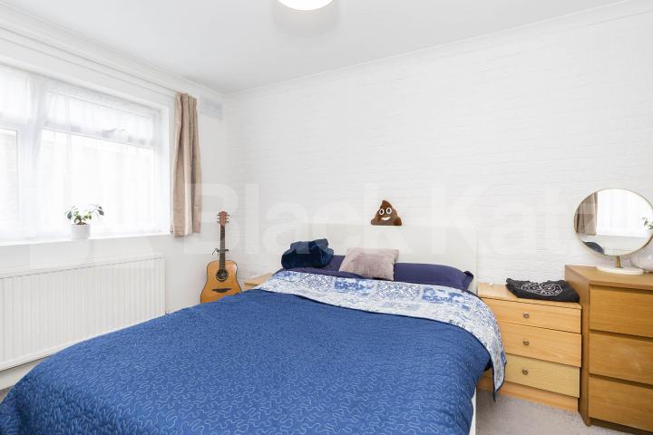			2 Bedroom, 0 bath, 1 reception 			 High Road,  London  NW10