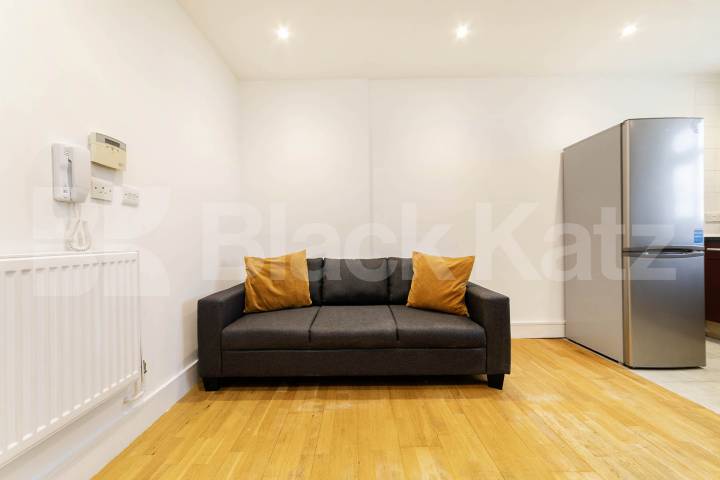 Located on the sought-after Charteris Road in the heart of Queens Park, this beautifully redecorated two-bedroom, two-bathroom apartment offers stylish and contemporary living.The property features two generous double bedrooms, both with space for de Charteris Road, Queens Park, NW6,  London