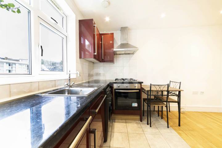 Located on the sought-after Charteris Road in the heart of Queens Park, this beautifully redecorated two-bedroom, two-bathroom apartment offers stylish and contemporary living.The property features two generous double bedrooms, both with space for de Charteris Road, Queens Park, NW6,  London