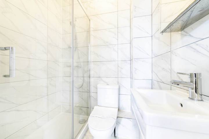 Located on the sought-after Charteris Road in the heart of Queens Park, this beautifully redecorated two-bedroom, two-bathroom apartment offers stylish and contemporary living.The property features two generous double bedrooms, both with space for de Charteris Road, Queens Park, NW6,  London