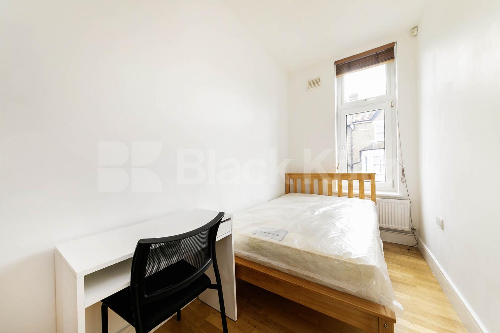 Located on the sought-after Charteris Road in the heart of Queens Park, this beautifully redecorated two-bedroom, two-bathroom apartment offers stylish and contemporary living.The property features two generous double bedrooms, both with space for de Charteris Road, Queens Park, NW6,  London