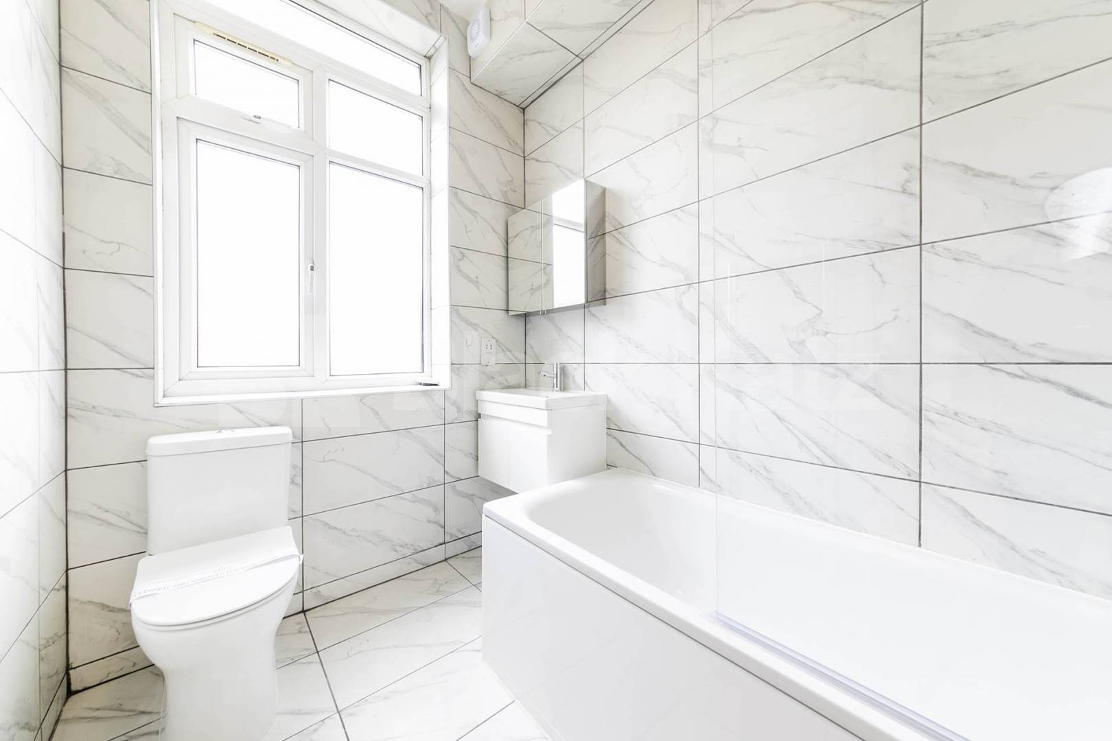 Located on the sought-after Charteris Road in the heart of Queens Park, this beautifully redecorated two-bedroom, two-bathroom apartment offers stylish and contemporary living.The property features two generous double bedrooms, both with space for de Charteris Road, Queens Park, NW6,  London