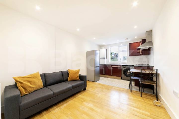 Located on the sought-after Charteris Road in the heart of Queens Park, this beautifully redecorated two-bedroom, two-bathroom apartment offers stylish and contemporary living.The property features two generous double bedrooms, both with space for de Charteris Road, Queens Park, NW6,  London