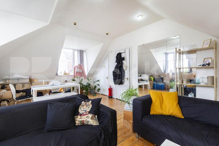 Two double bedroom flat to rent in the popular Mapesbury Conservation Area Mapesbury Road, Teignmouth Court, NW2,  Teignmouth Court