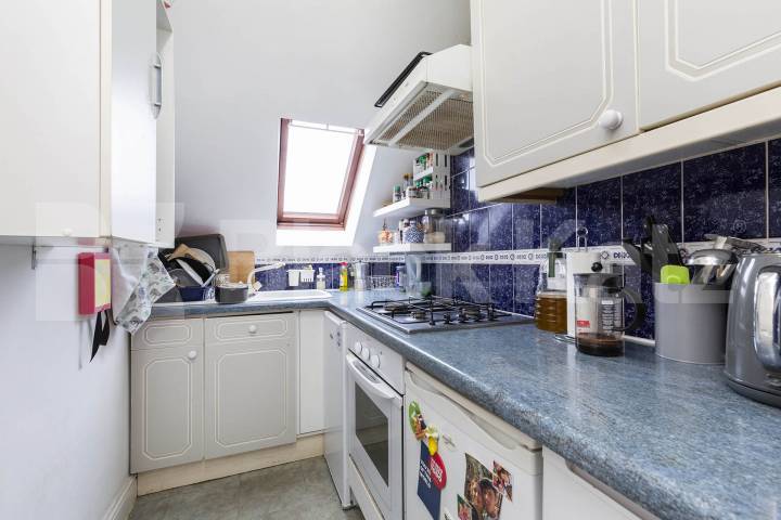 Two double bedroom flat to rent in the popular Mapesbury Conservation Area Mapesbury Road, Teignmouth Court, NW2,  Teignmouth Court