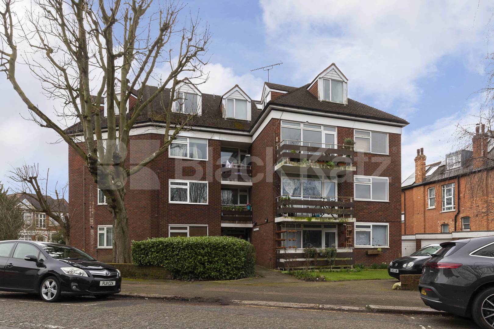 			2 Bedroom, 1 bath, 1 reception 			 Mapesbury Road,  Teignmouth Court  NW2