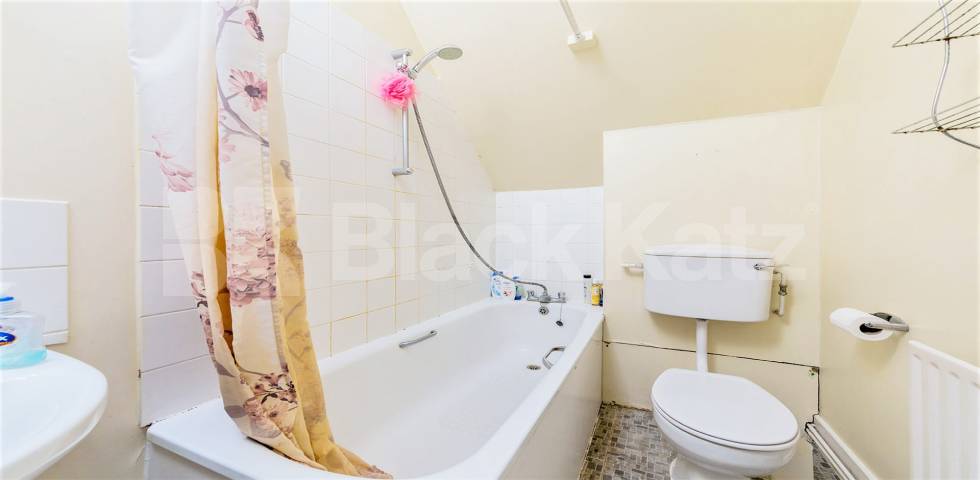 Modern Sharers Apartment Minster Road, West Hampstead