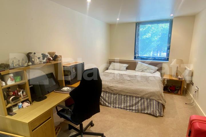 			2 Bedroom, 2 bath, 1 reception Apartment			 Southwark Bridge Road, London Bridge