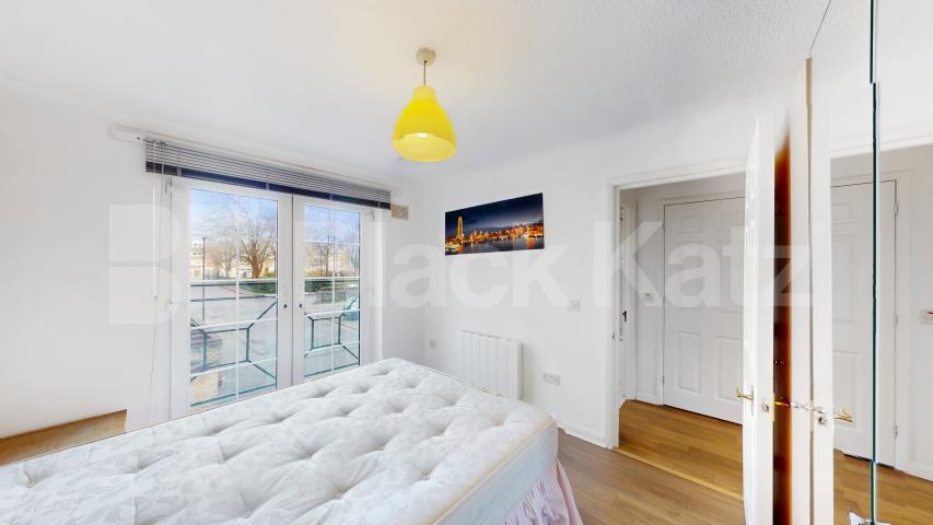 Good size one bed with a modern kitchen and tiled bathroom mins to tube Cornwallis Square, Archway