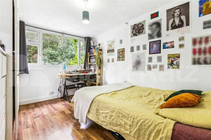 			4 Bedroom, 2 bath, 1 reception Flat			 Campsfield Road, Hornsey