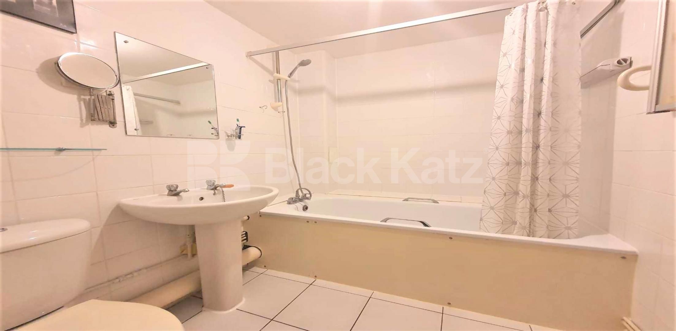 			1 Bedroom, 1 bath, 1 reception Flat			 Gainsborough Court, Lime Grove, Shepherds Bush