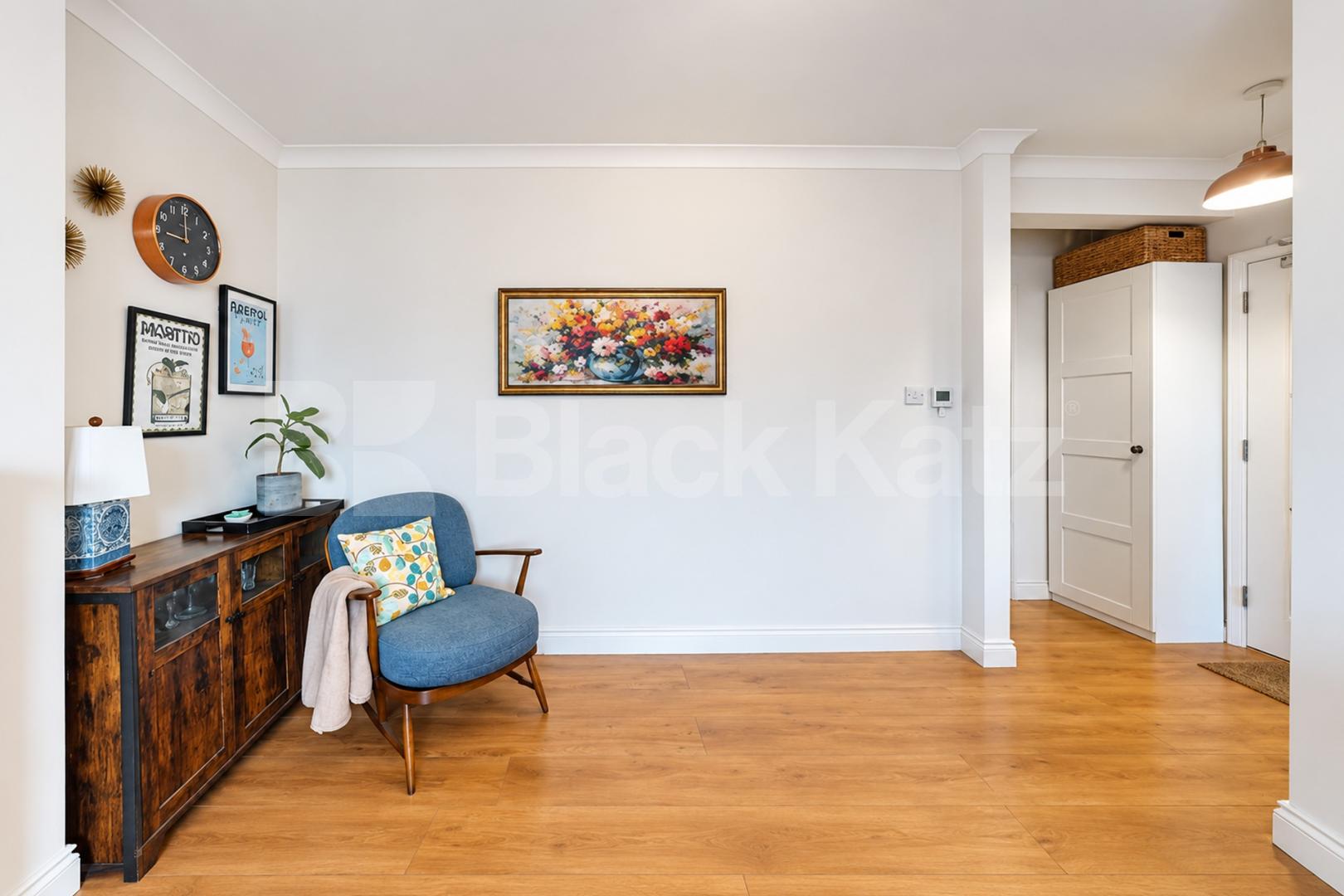 Flooded with natural light & boasting size, quality & location  Grafton Square, Clapham 