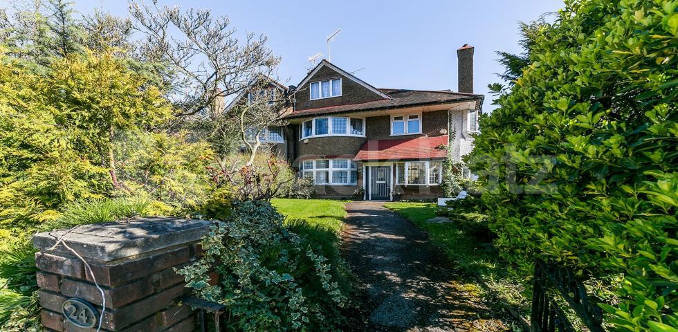 			New Instruction!, 2 Bedroom, 1 bath, 1 reception Flat			 Great North Road, HIGHGATE