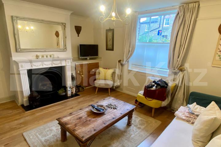 Gorgeous period house with all bills included Archbishops Place , Brixton