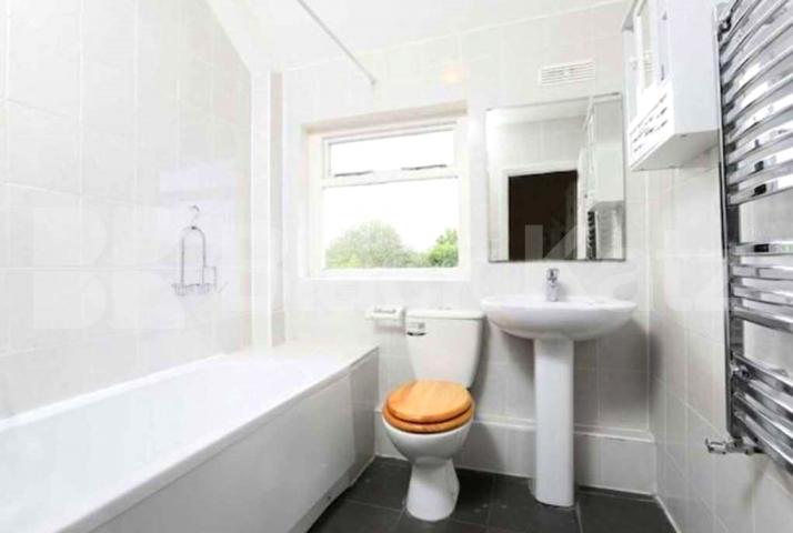 			NEW INSTRUCTION, 4 Bedroom, 1 bath, 1 reception House			 Northfields Road, Acton