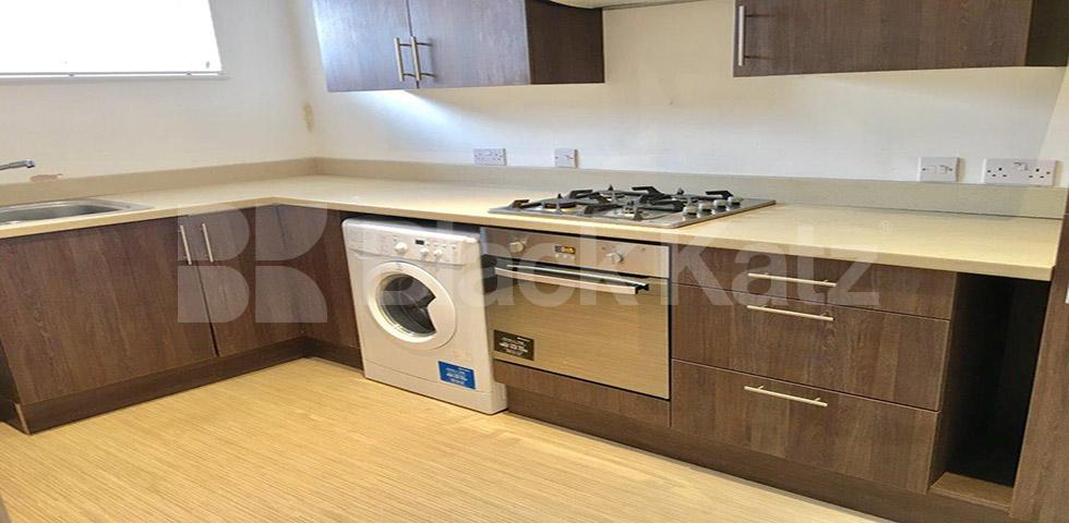 			UNDER OFFER, 2 Bedroom, 1 bath, 1 reception Apartment			 Alfriston Road, Clapham 