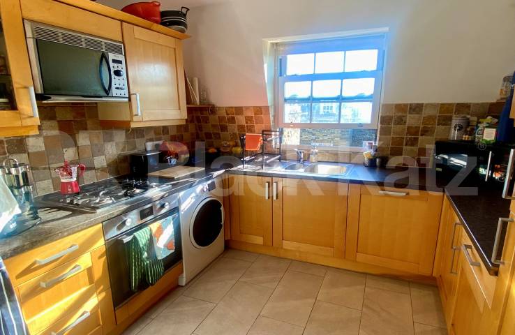 Triplex period conversion over 1000 Sq.Ft   Alderney Street , Pimlico