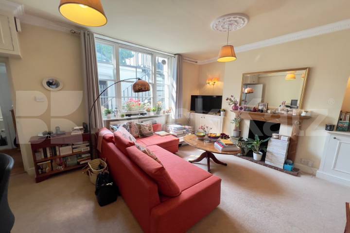 Two bedrooomed garden apartment in Pimlico Lupus Street, Pimlico