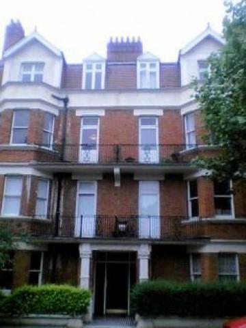 			4 Bedroom, 1 bath, 1 reception Flat			 Castellain Mansions, MAIDA VALE W9