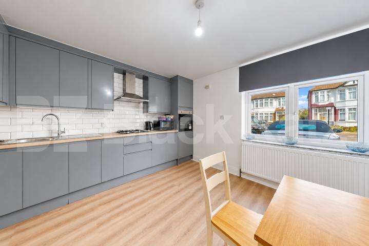 Newly Refurbished Five Bedroom House with Large Garden & Off-Street Berkshire Gardens, Bounds Green