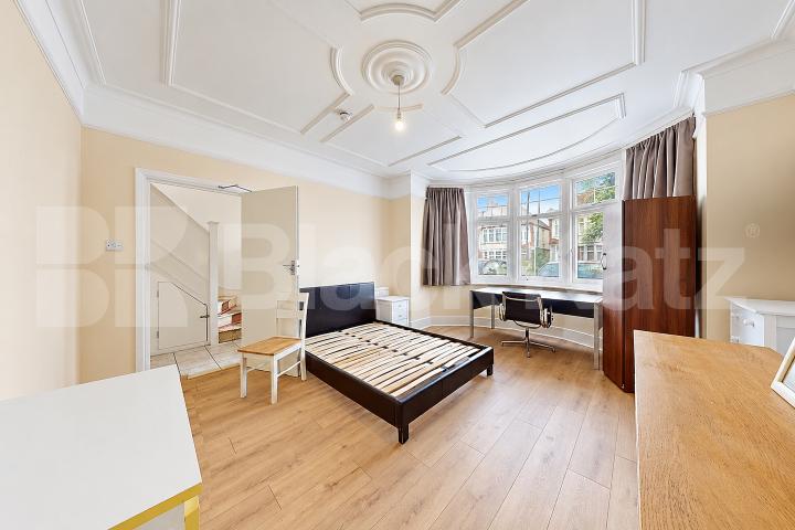 Newly Refurbished Five Bedroom House with Large Garden & Off-Street Berkshire Gardens, Bounds Green