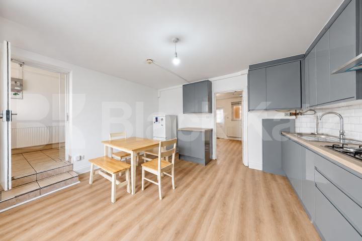 Newly Refurbished Five Bedroom House with Large Garden & Off-Street Berkshire Gardens, Bounds Green